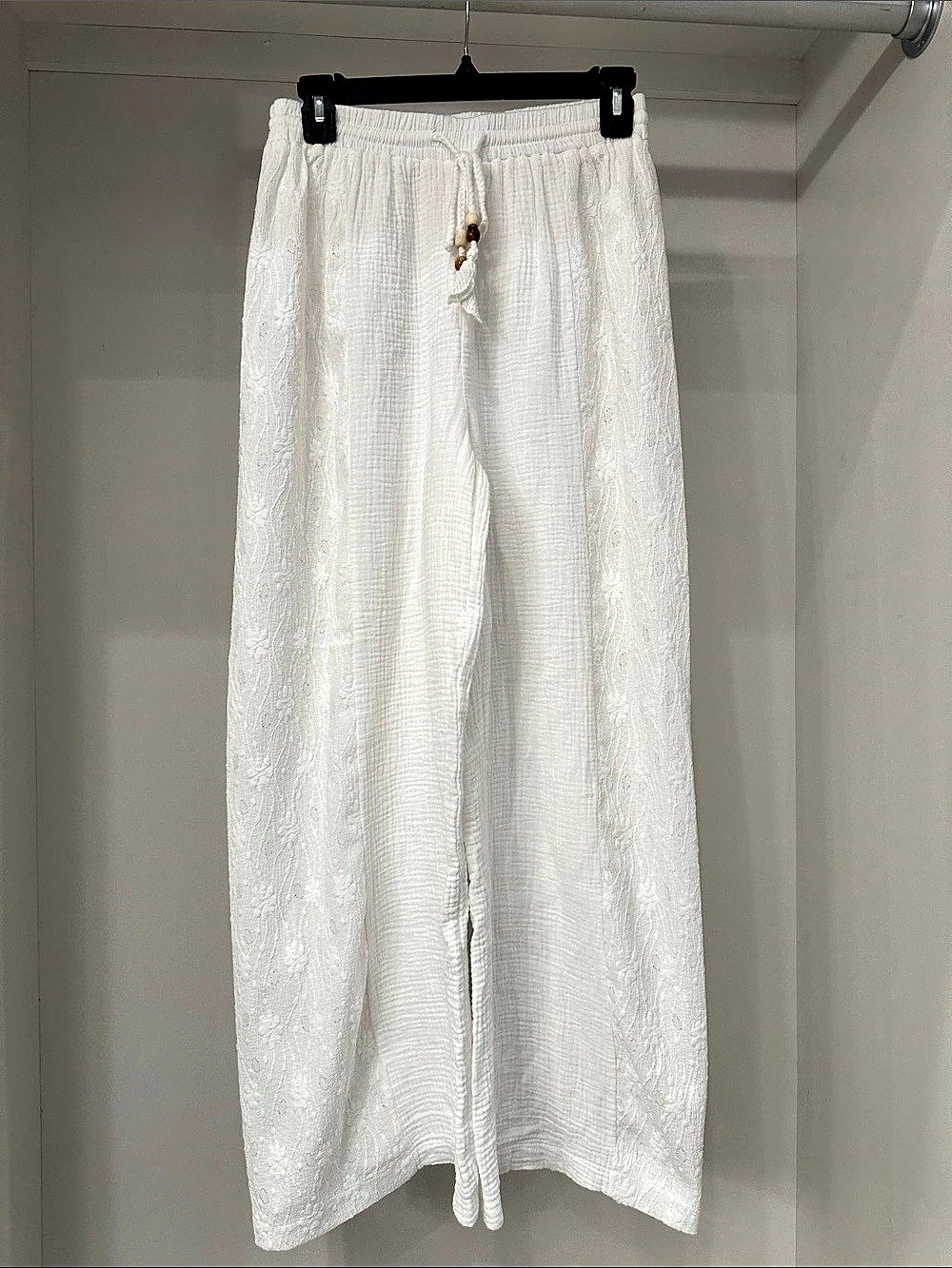 Pink Lily small Wide Leg White Pants Like New